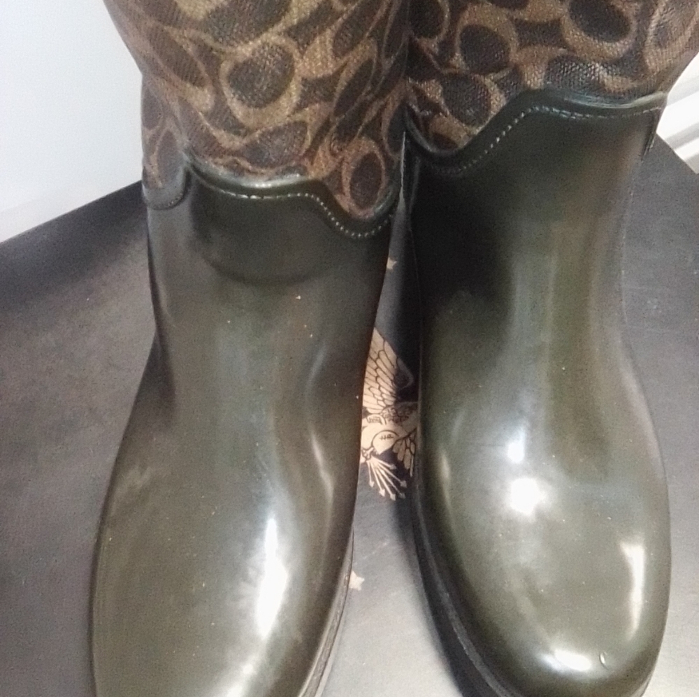 Coach Rain Boots In Brown And Green. Size 10